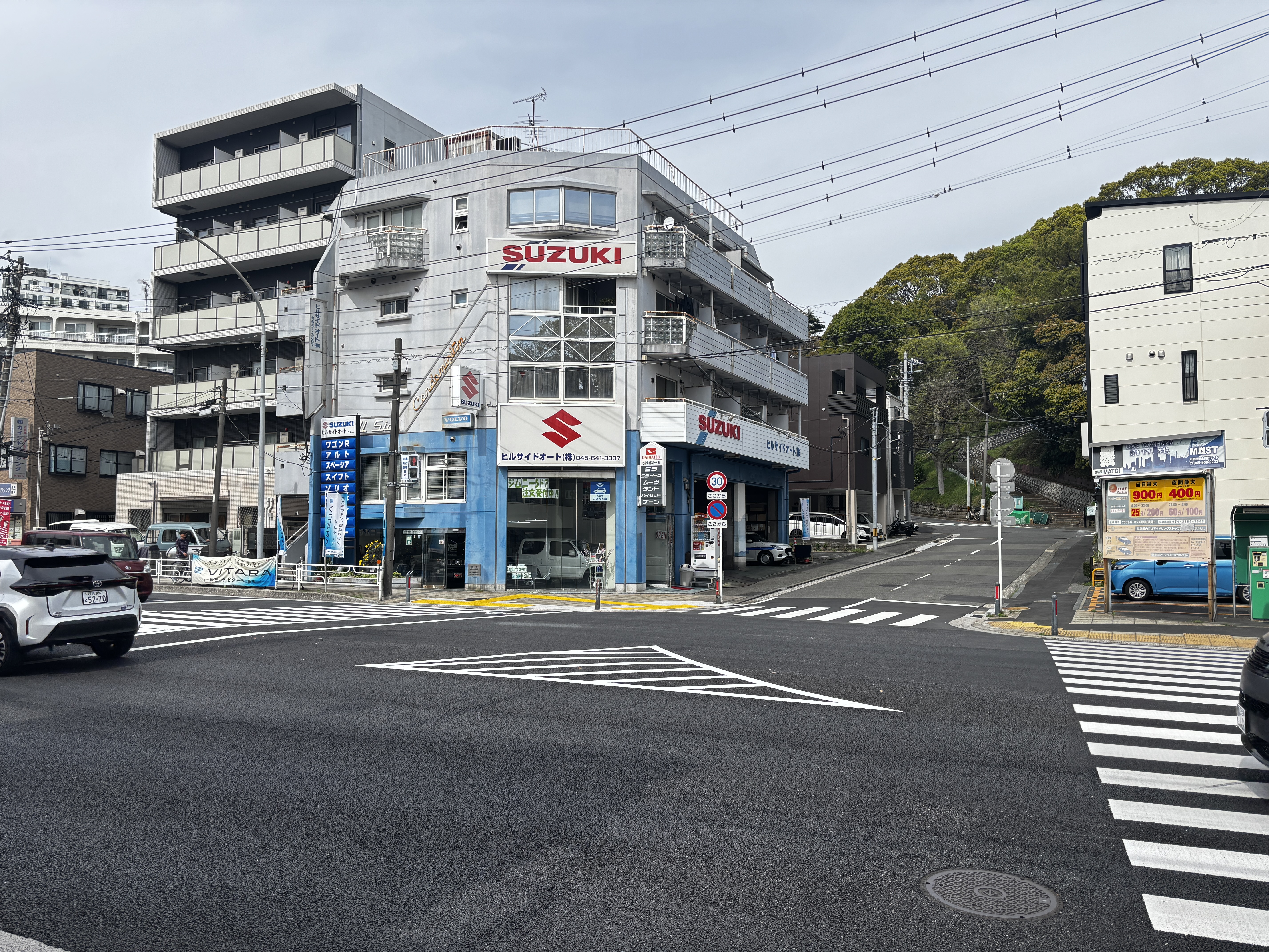 1949年創業のヒルサイドオート店舗 — 横浜市中区麦田町・山手公園前交差点
